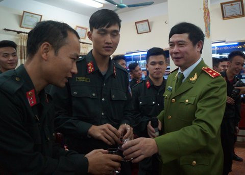 Bí thư thứ nhất T.Ư Đoàn chúc Tết Bộ Tư lệnh CSCĐ ảnh 3