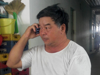 Ông Ba Nhiều (gần 60 tuổi) thường xuyên nhận các cuộc gọi cầu cứu gần 20 năm nay. Ông Ba Nhiều (gần 60 tuổi) thường xuyên nhận các cuộc gọi cầu cứu gần 20 năm nay