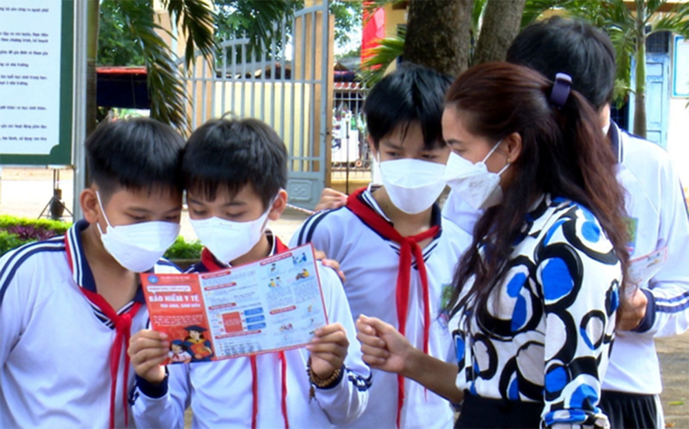 Không may gặp ốm đâu, tai nạn, với việc tham gia BHYT, nhiều gia đình giảm gánh nặng tài chính khi được quỹ BHYT thanh toán số tiền lớn (Ảnh minh hoạ). Không may gặp ốm đâu, tai nạn, với việc tham gia BHYT, nhiều gia đình giảm gánh nặng tài chính khi được quỹ BHYT thanh toán số tiền lớn (Ảnh minh hoạ).