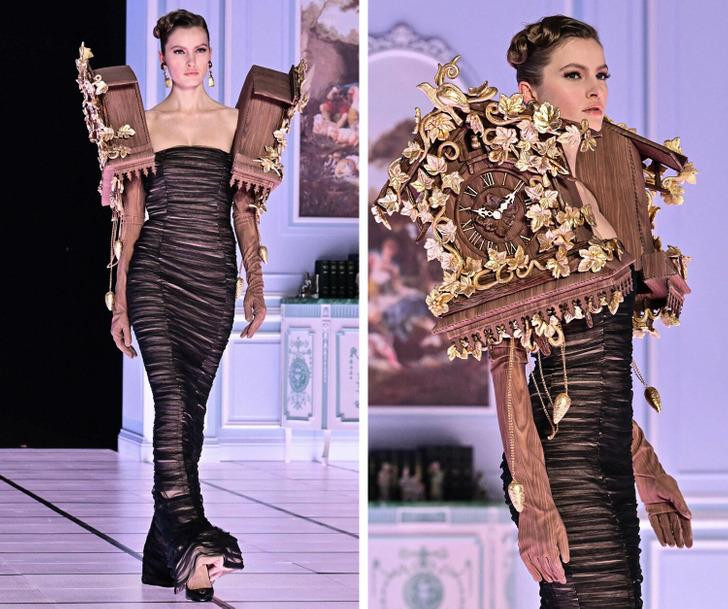 Và vẫn là Moschino. Độ quái của nhà mốt này cũng gần như là truyền thống rồi. Nhưng ở thời này thì lại càng là xu hướng khi chủ nghĩa siêu thực trong thời trang đang dần quay lại.