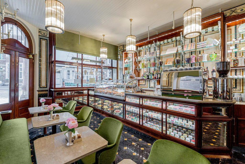 Hiệu bánh lâu đời ở Ý được Prada mua lại. Hiệu bánh lâu đời ở Ý được Prada mua lại.