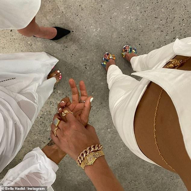 Những chiếc đồng hồ có thiết cổ điển được yêu thích hơn cả vì rất dễ phối đồ. Những chiếc đồng hồ có thiết cổ điển được yêu thích hơn cả vì rất dễ phối đồ.