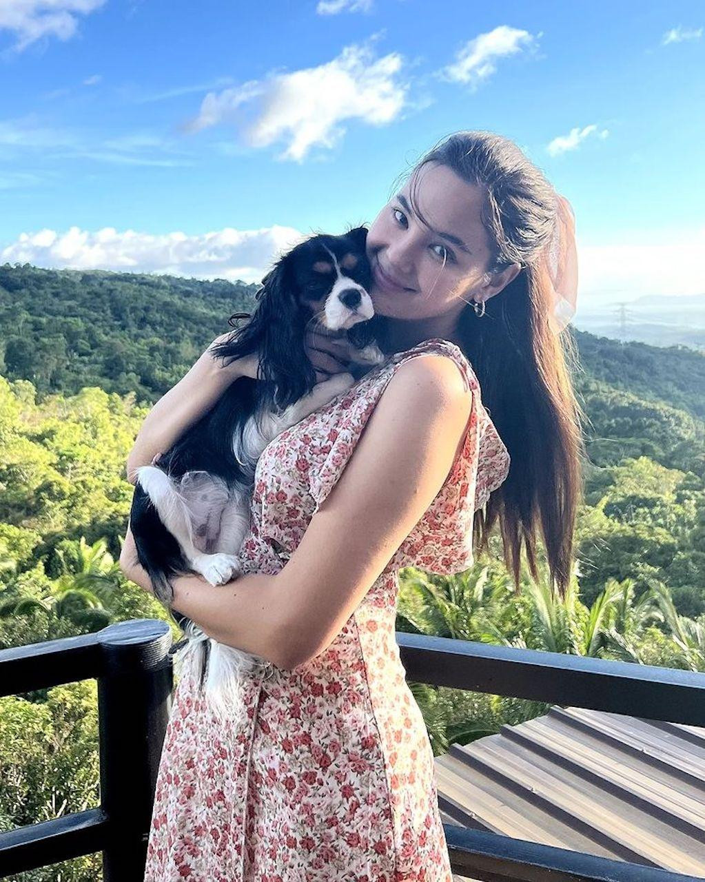 Catriona là một beauty queen nhưng không vì vậy mà cô không dám khám phá nhiều khía cạnh khác của bản thân.