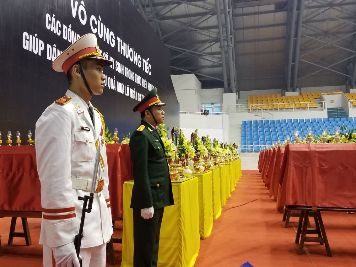 Rưng rưng lễ tang 22 chiến sĩ hy sinh tại Quảng Trị ảnh 24