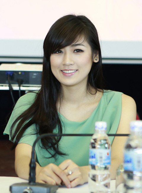 Á hậu 1 Dương Tú Anh