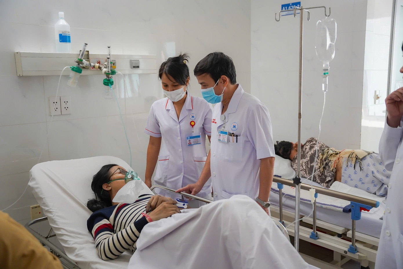 Phía bệnh viện đang huy động chuyên môn, trang thiết bị nỗ lực cứu chữa các bệnh nhân