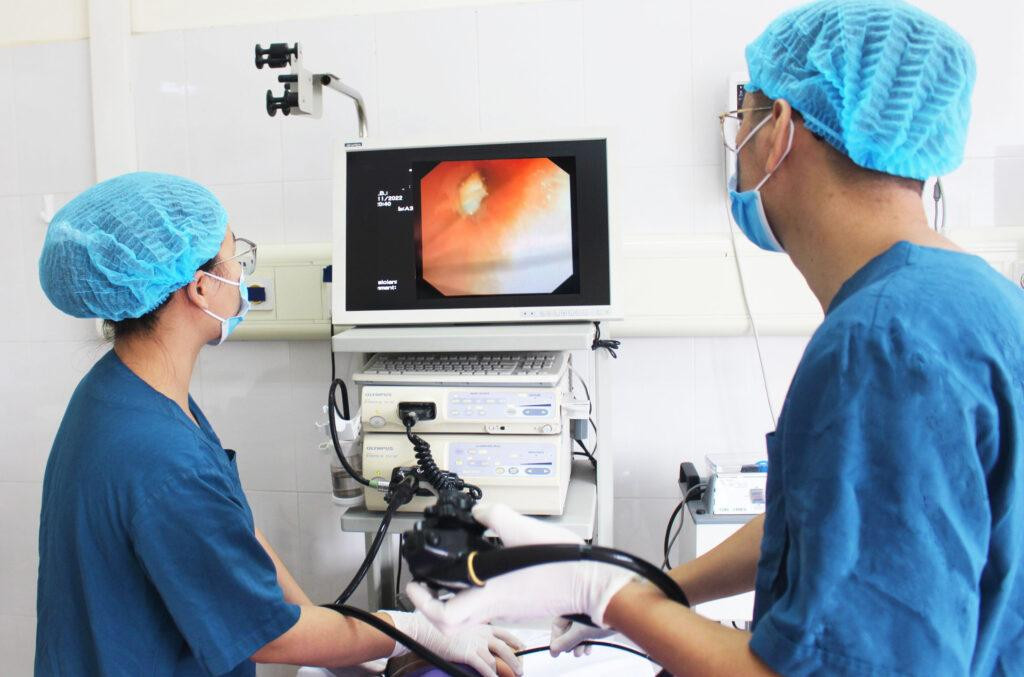 Bằng phương pháp nội soi phế quản, các bác sĩ đã phát hiện bệnh lý ung thư hiếm gặp ở trẻ (ảnh minh họa) Bằng phương pháp nội soi phế quản, các bác sĩ đã phát hiện bệnh lý ung thư hiếm gặp ở trẻ (ảnh minh họa)