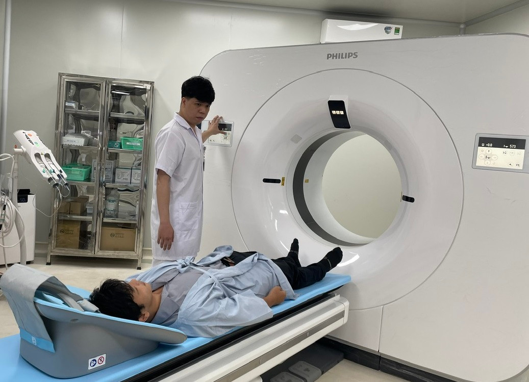 Hệ thống chẩn đoán hình ảnh hiện đại không chỉ nâng cao chất lượng điều trị cho người bệnh mà còn đảm bảo an toàn cho nhân viên y tế và nâng chất lượng đào tạo, chuyển giao kỹ thuật Hệ thống chẩn đoán hình ảnh hiện đại không chỉ nâng cao chất lượng điều trị cho người bệnh mà còn đảm bảo an toàn cho nhân viên y tế và nâng chất lượng đào tạo, chuyển giao kỹ thuật