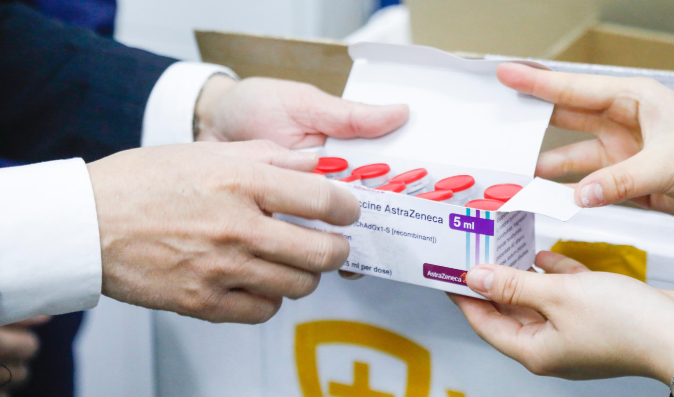 Không dừng lại ở việc mua thành công 30 triệu liều vắc xin phòng Covid-19 của AstraZeneca, Hệ thống Trung tâm tiêm chủng VNVC tiếp tục nỗ lực làm việc với nhiều hãng vắc xin khác để mang về nhiều loại vắc xin COVID-19 chất lượng cao, phục vụ đất nước và nhân dân chống dịch.