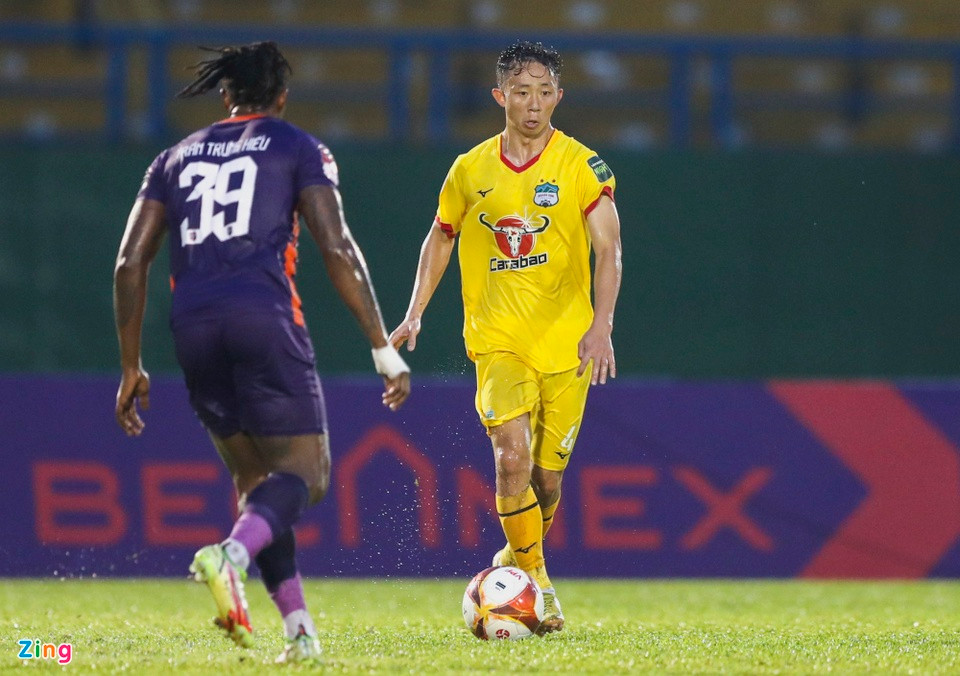 Dù thành tích khiêm tốn nhưng CLB HAGL vẫn tạo được sức hút lớn với giới mộ điệu Dù thành tích khiêm tốn nhưng CLB HAGL vẫn tạo được sức hút lớn với giới mộ điệu