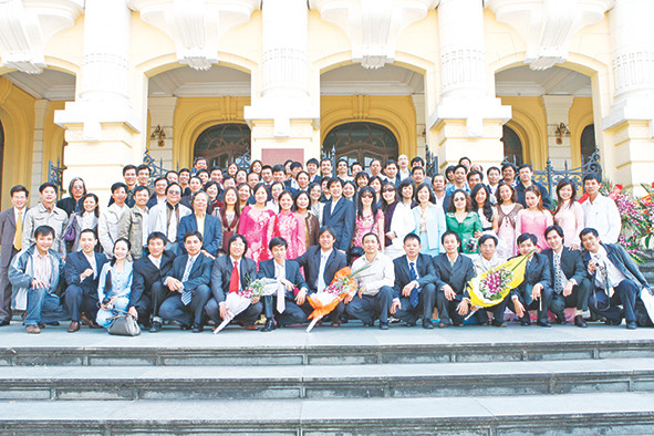 Người Tiền Phong qua các thế hệ