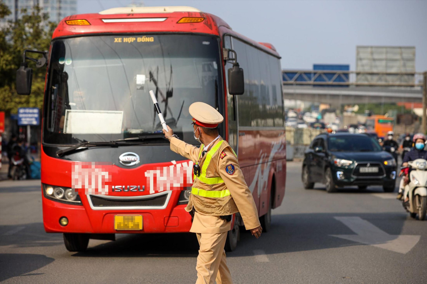 Lực lượng CSGT Hà Nội tuần tra, kiểm soát phương tiện kinh doanh vận tải hành khách