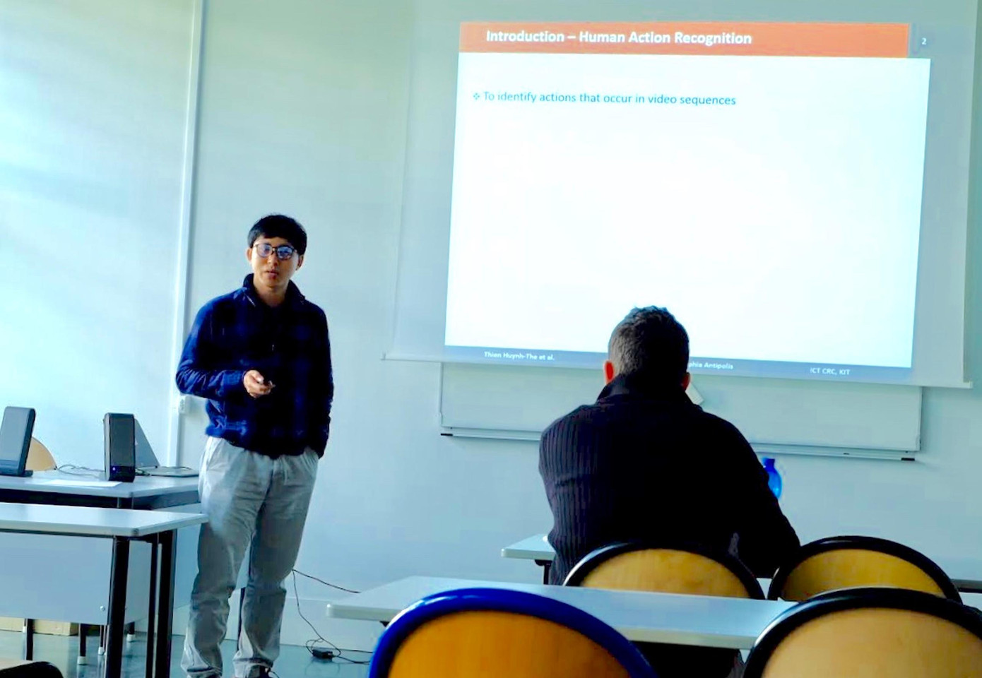 TS Thiện báo cáo bài báo khoa học tại hội nghị chuyên ngành ở Pháp năm 2019 TS Thiện báo cáo bài báo khoa học tại hội nghị chuyên ngành ở Pháp năm 2019