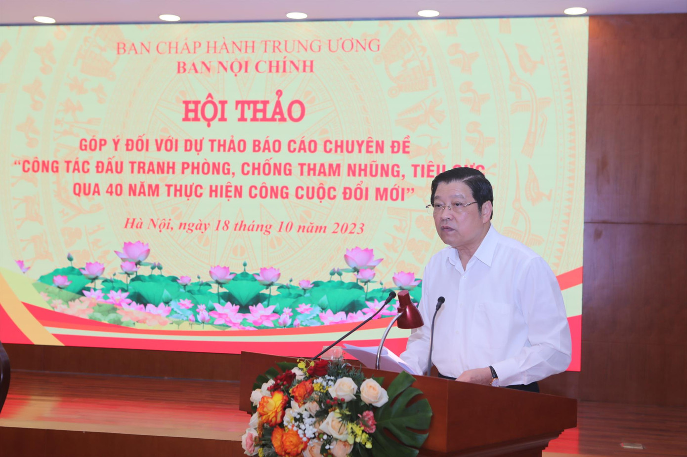 Trưởng ban Nội chính Trung ương Phan Đình Trạc phát biểu tại hội thảo