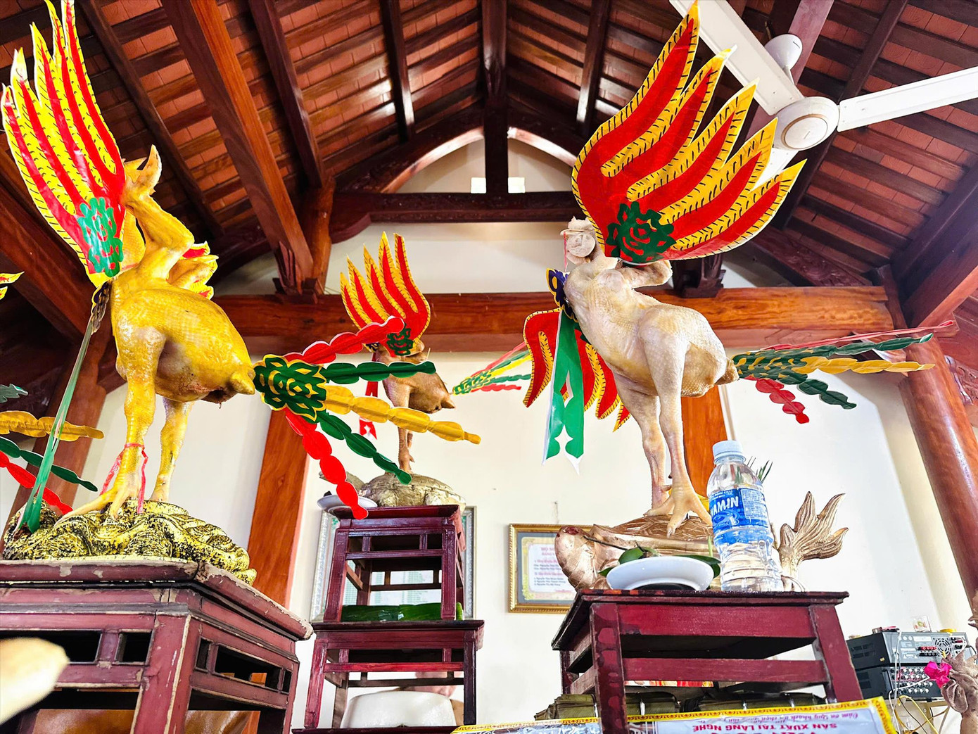 Những con gà “bay” lên mâm cỗ ngày Rằm tháng Giêng