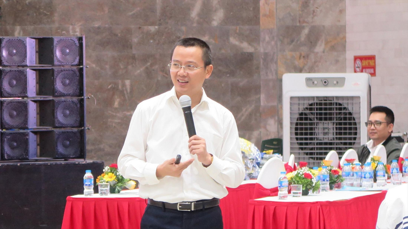 TS. Cao Xuân Liễu, Học viện Quản lý Giáo dục, cho rằng không nên “trị nghiện” mạng xã hội theo kiểu cực đoan TS. Cao Xuân Liễu, Học viện Quản lý Giáo dục, cho rằng không nên “trị nghiện” mạng xã hội theo kiểu cực đoan