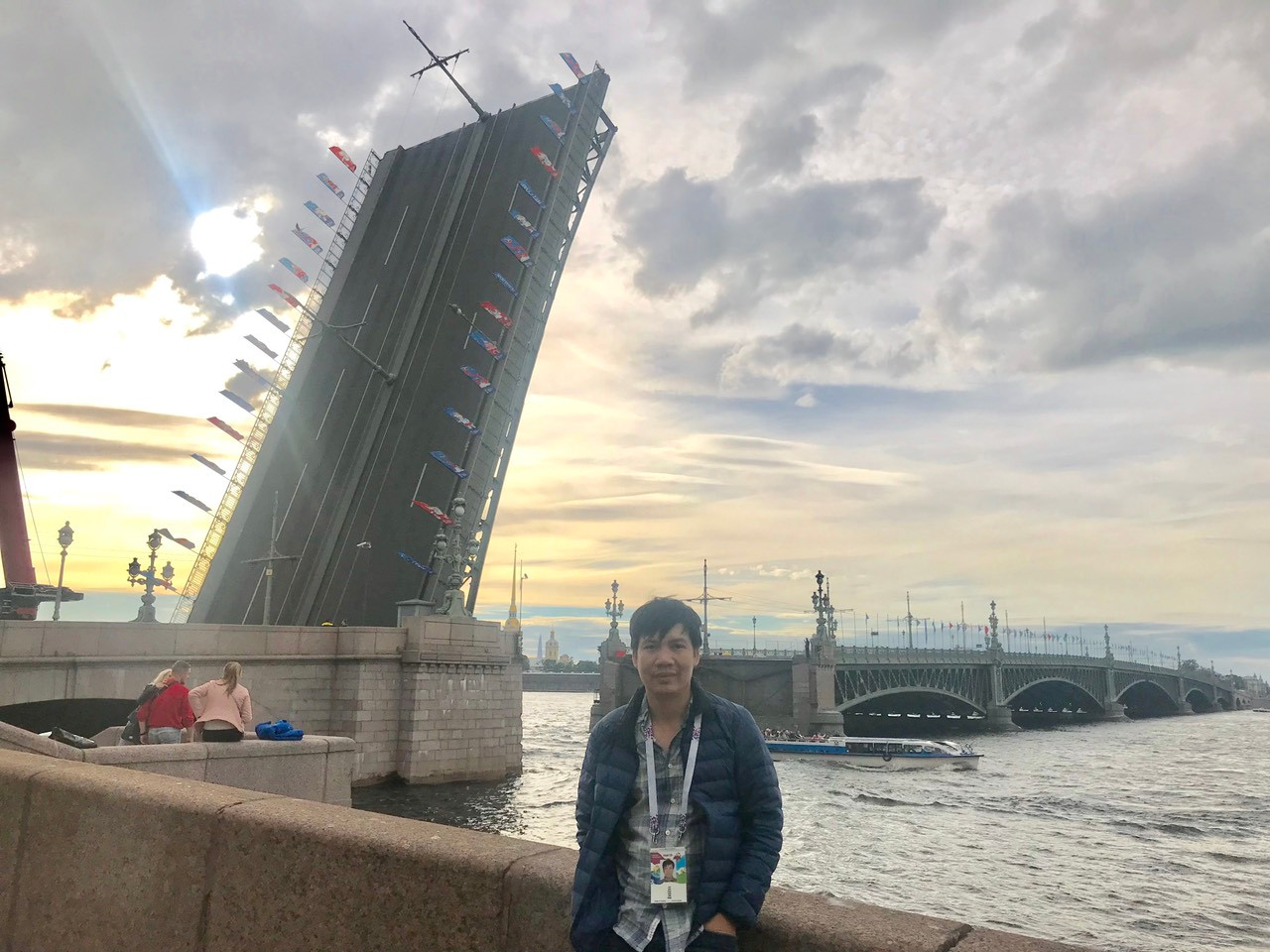 Mùa hè World Cup 2018 bên dòng Neva.