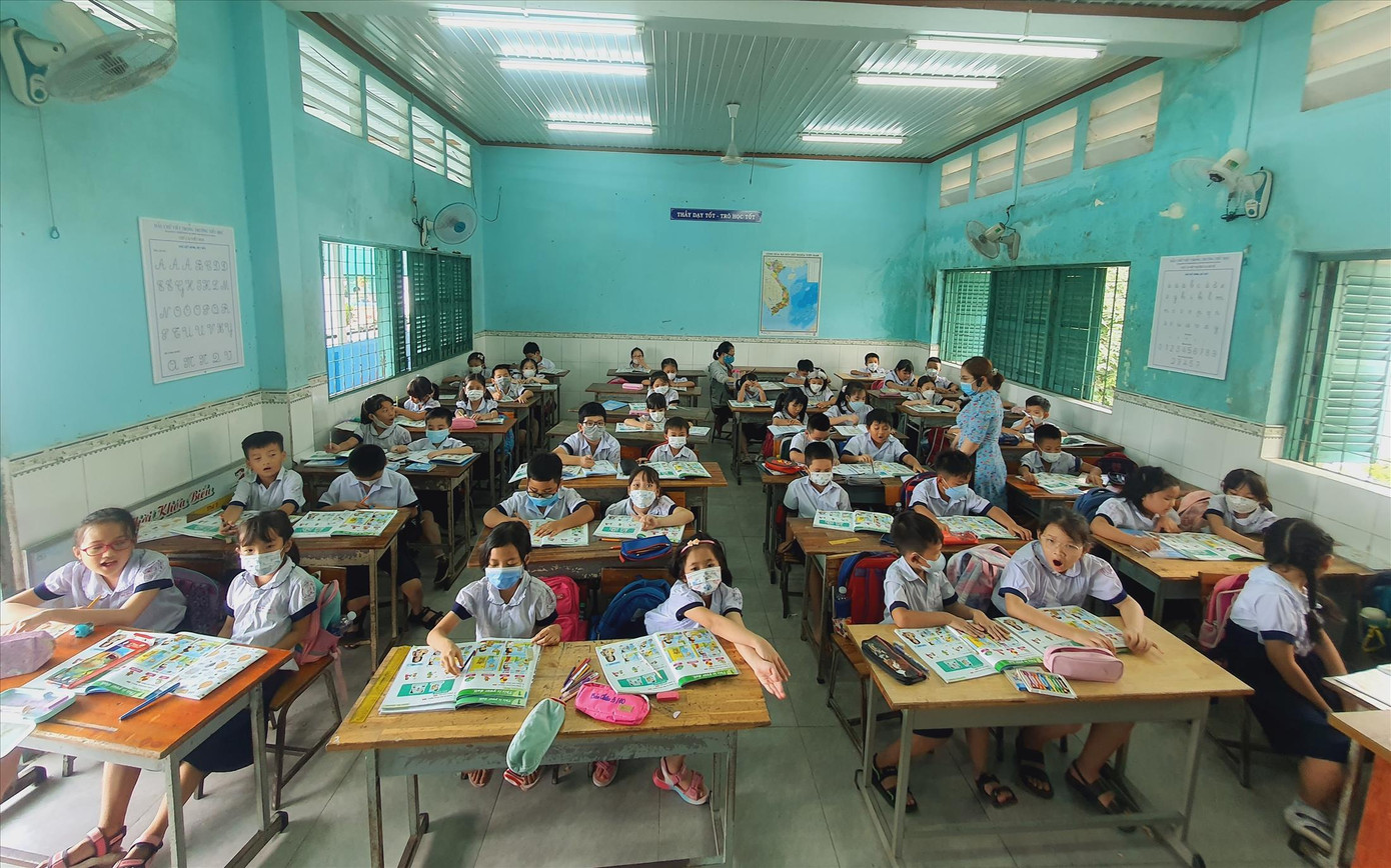 Năm học 2023- 2024, TPHCM tăng hơn 35.000 học sinh ảnh minh họa: Nguyễn Dũng Năm học 2023- 2024, TPHCM tăng hơn 35.000 học sinh ảnh minh họa: Nguyễn Dũng