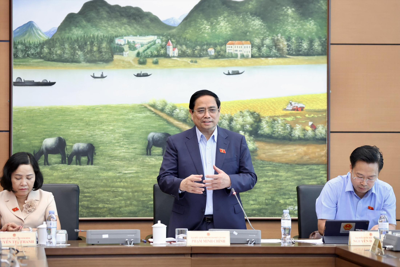 Thủ tướng Phạm Minh Chính phát biểu tại phiên thảo luận. Ảnh: Như Ý