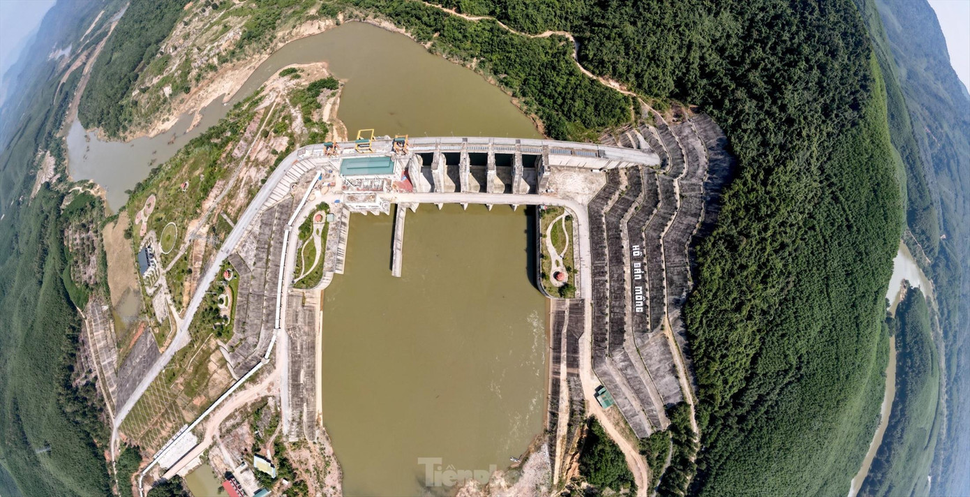 Dự án Hồ chứa nước Bản Mồng (Nghệ An) hơn 5.550 tỷ đồng nằm im suốt 15 năm; ngày 31/10, Cơ quan Cảnh sát điều tra - Bộ Công an khởi tố vụ án. Ảnh: TP