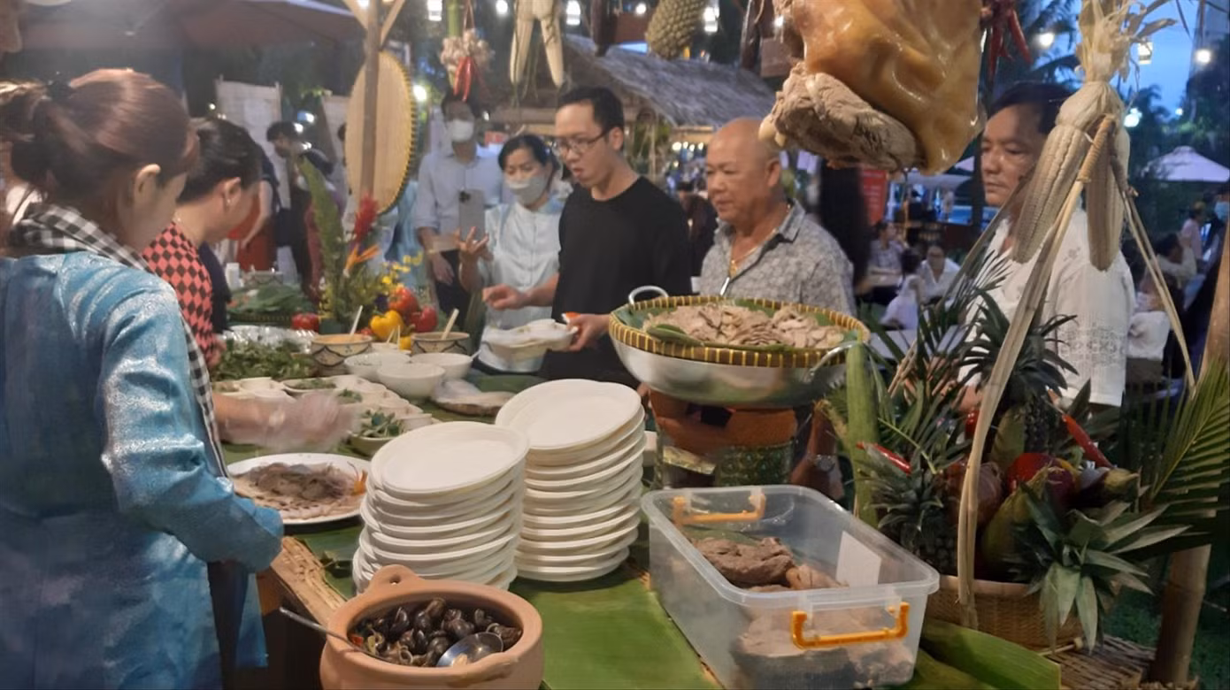 Cảnh chợ quê được tái hiện tại “Văn hoá ẩm thực- Món ngon 3 miền”