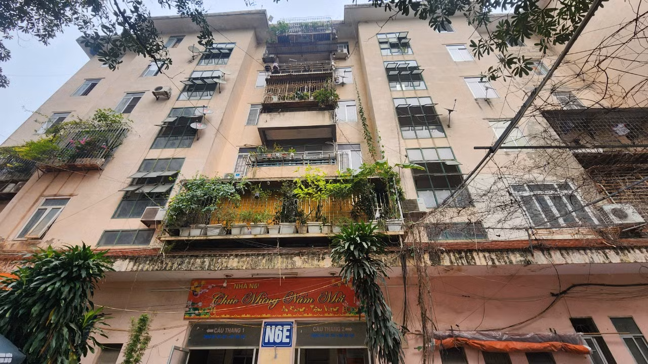 Tòa nhà N6E, Khu tái định cư Trung Hòa - Nhân Chính. Tòa nhà N6E, Khu tái định cư Trung Hòa - Nhân Chính.