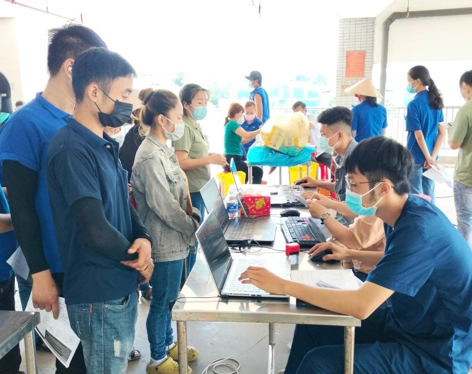 Ngành y tế Bình Dương đang thiếu nhân lực. Ảnh: H.C Ngành y tế Bình Dương đang thiếu nhân lực. Ảnh: H.C