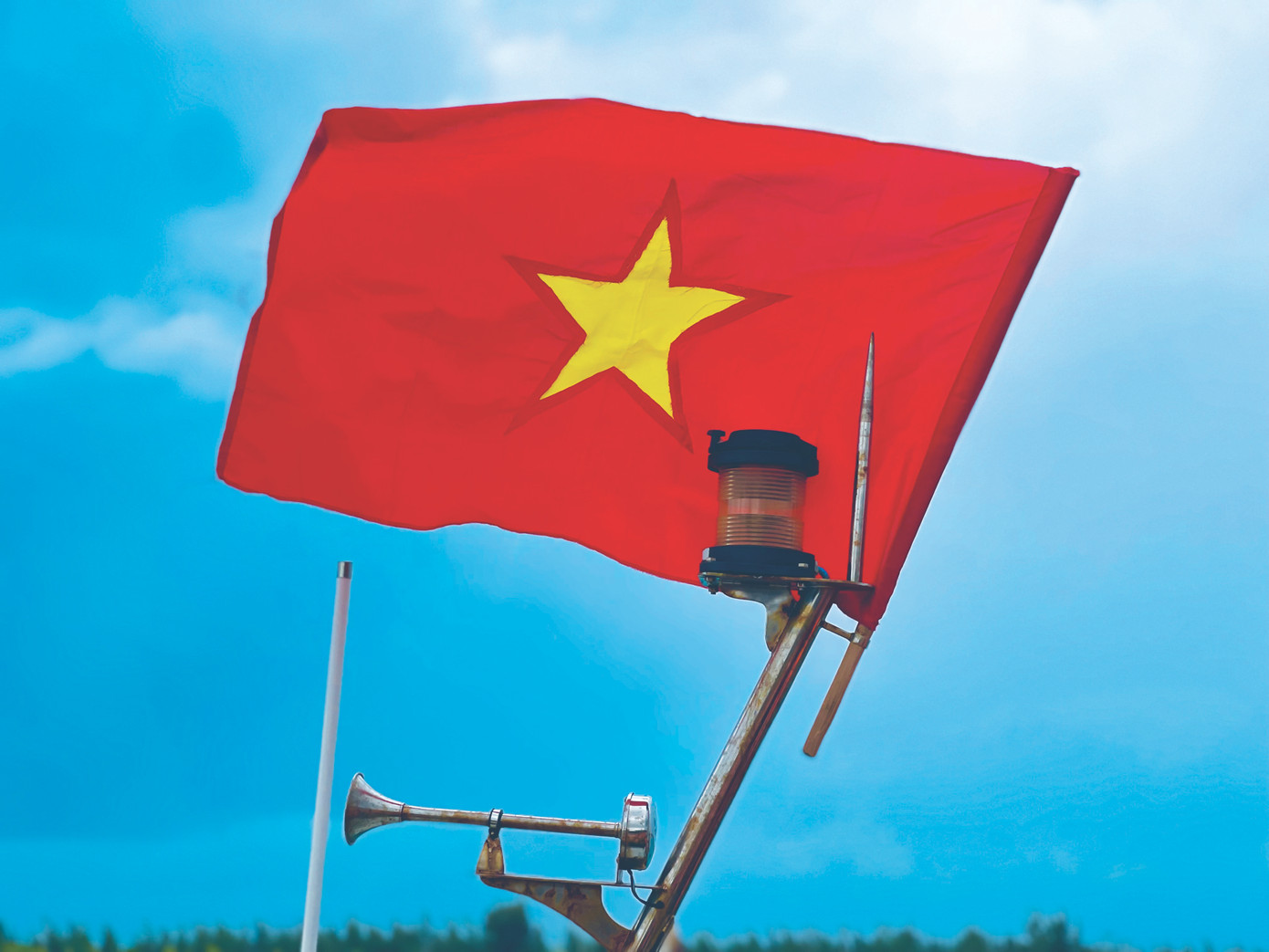 Một lá cờ ở Trường Sa. Ảnh: Lê Xuân Sơn Một lá cờ ở Trường Sa. Ảnh: Lê Xuân Sơn