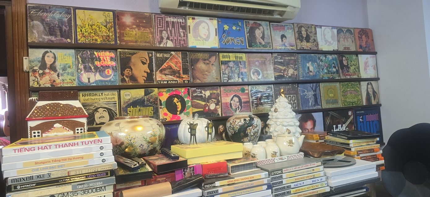 Một góc bộ sưu tập của Phương Chánh Hùng Một góc bộ sưu tập của Phương Chánh Hùng