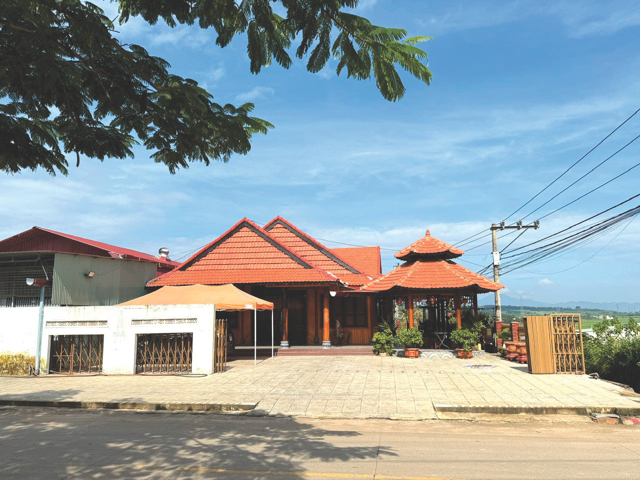 Từ hai bàn tay trắng, cuộc sống của ông Kiệt giờ đây là niềm mơ ước của nhiều người nông dân tại địa phương