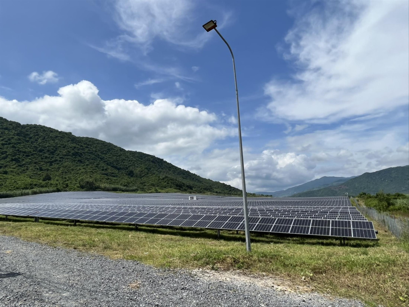 Nhà máy ĐMT Trung Sơn xây dựng chồng lấn đất rừng sản xuất của huyện Cam Lâm Ảnh: CÔNG HOAN