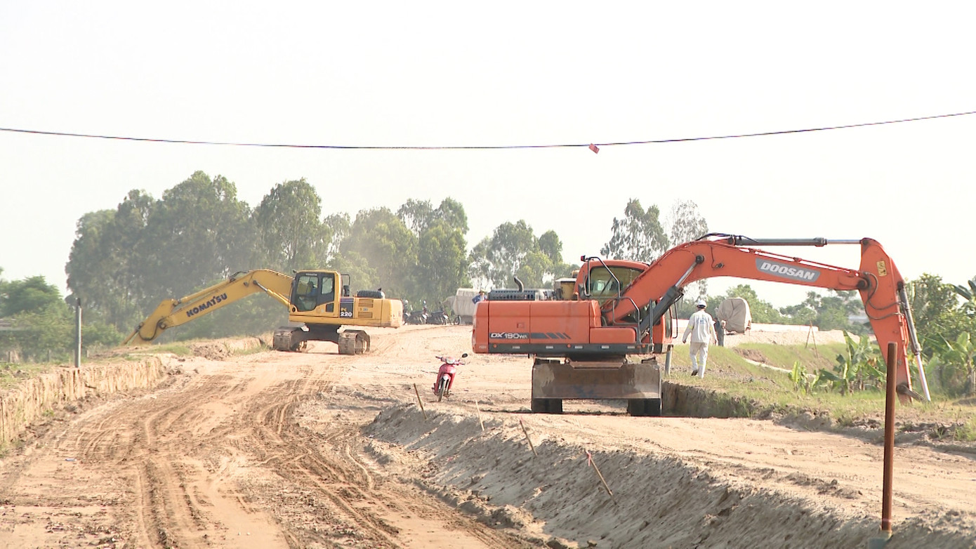 Thái Bình đang triển khai Dự án đầu tư tuyến đường số 3 Khu kinh tế Thái Bình, chạy qua xã Nam Phú, nơi có Khu Bảo tồn Thiên nhiên đất ngập nước Tiền Hải. Ảnh: Thaibinhtv.vn