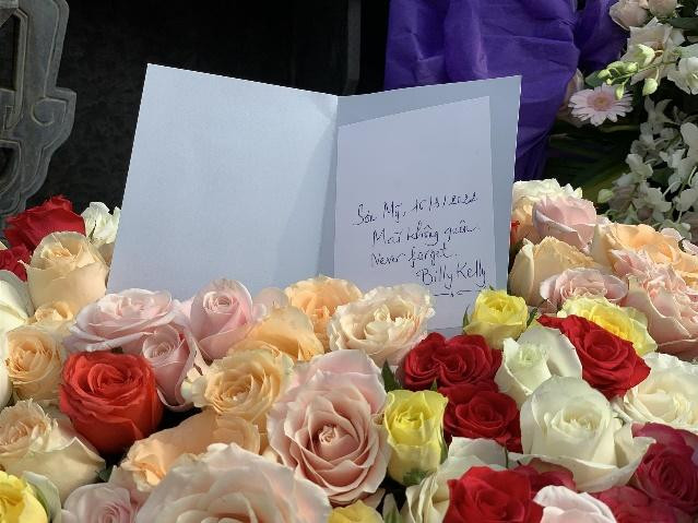 504 bông hồng của cựu binh Mỹ Billy Kelly gửi đến Sơn Mỹ ngày này với lời nhắn “mãi không quên”. Ảnh: Nguyễn Ngọc 504 bông hồng của cựu binh Mỹ Billy Kelly gửi đến Sơn Mỹ ngày này với lời nhắn “mãi không quên”. Ảnh: Nguyễn Ngọc