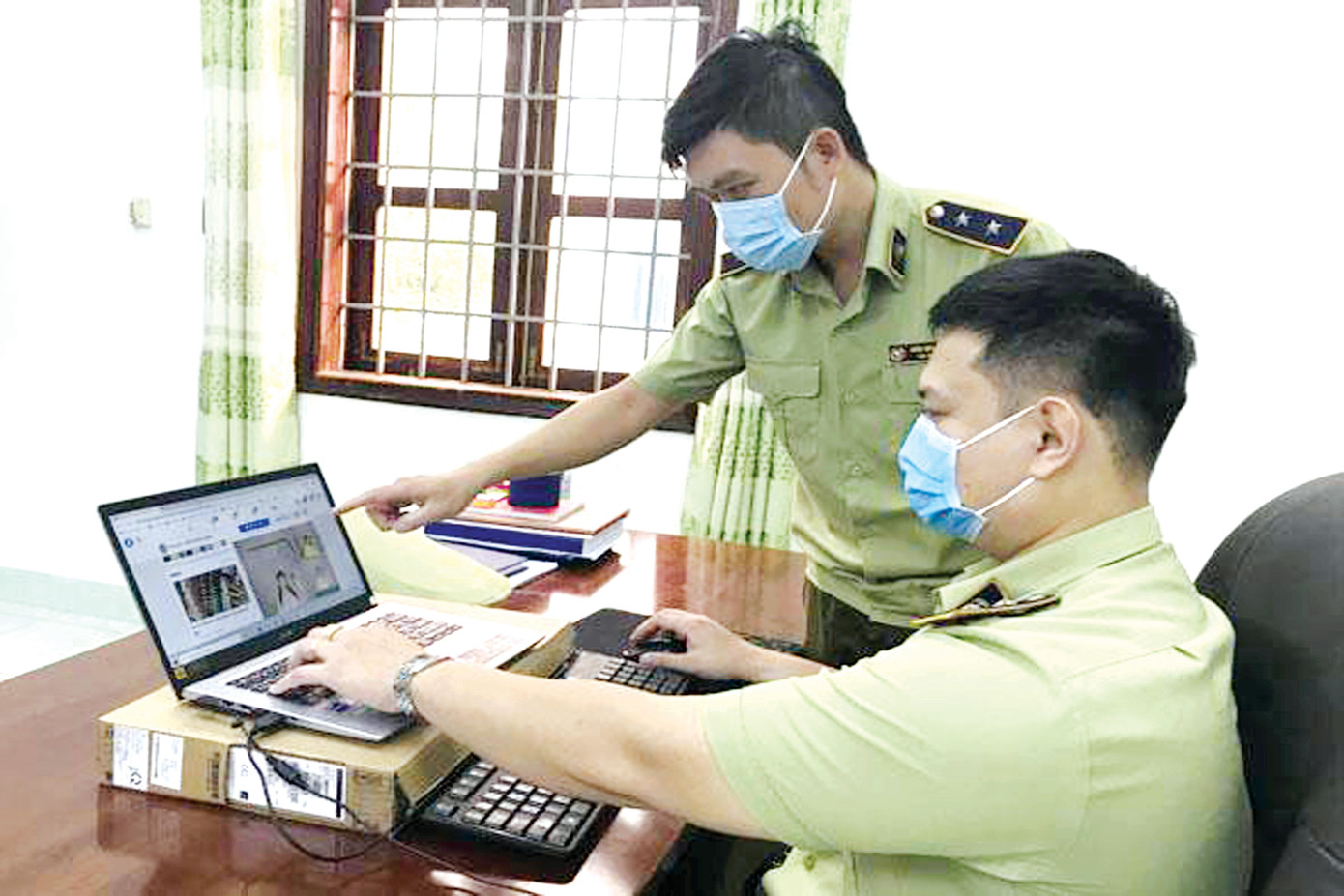 Lực lượng QLTT Đắk Lắk nắm bắt thông tin buôn bán qua các trang điện tử