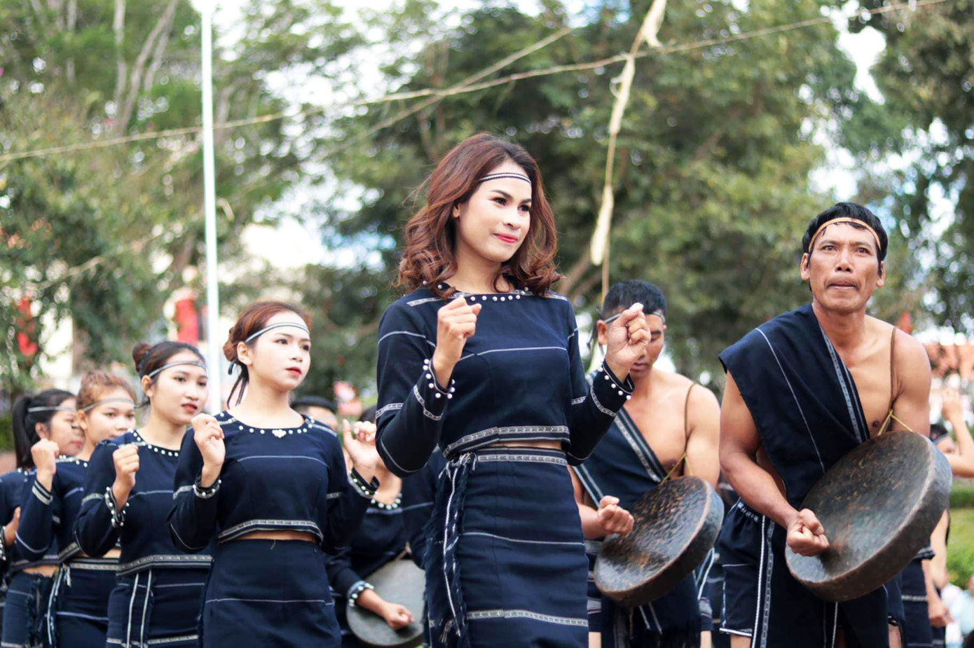 Một tiết mục biểu diễn của CLB Cồng chiêng thôn Đồng Đò