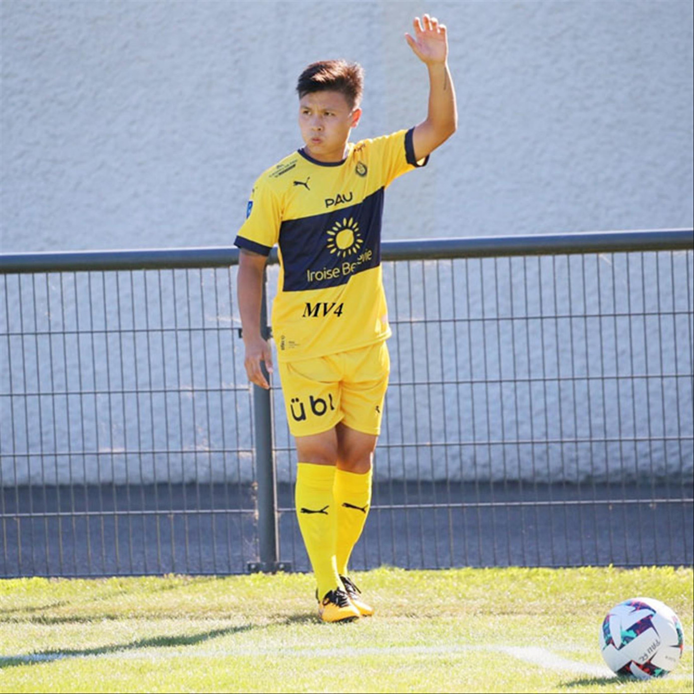 Quang Hải dần hòa nhập tốt với đội bóng mới