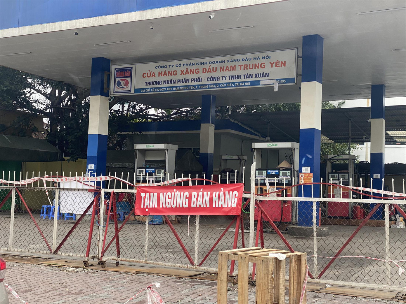 Cửa hàng bán lẻ xăng dầu tạm dừng bán: Ảnh: danviet.vn Cửa hàng bán lẻ xăng dầu tạm dừng bán: Ảnh: danviet.vn