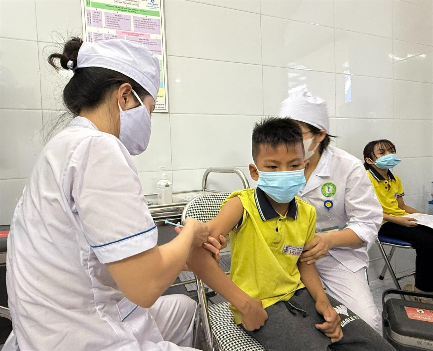 Tiêm vắc xin phòng sởi cho trẻ ở Hải Phòng. Tiêm vắc xin phòng sởi cho trẻ ở Hải Phòng.