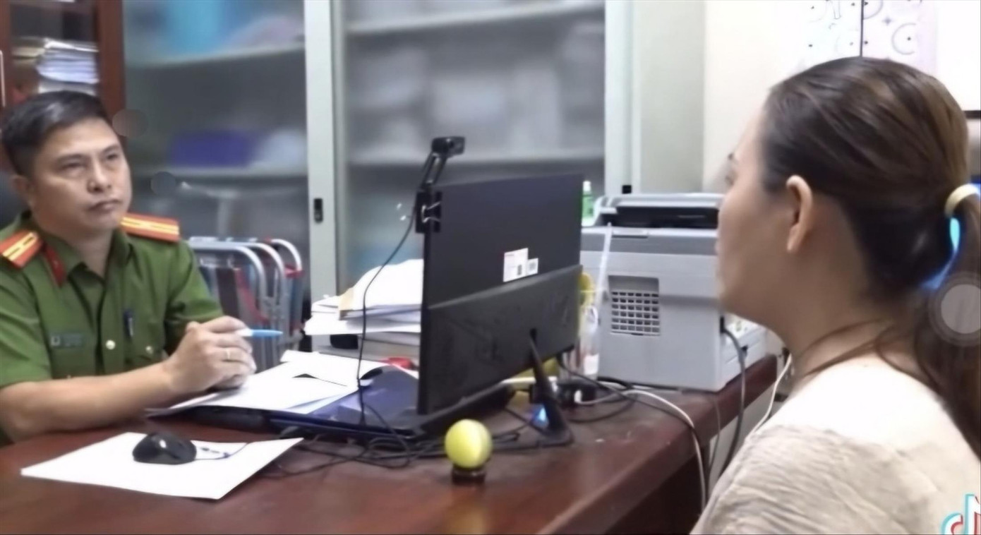 Nghi phạm Nguyễn Thị Hồng Bích tại cơ quan điều tra