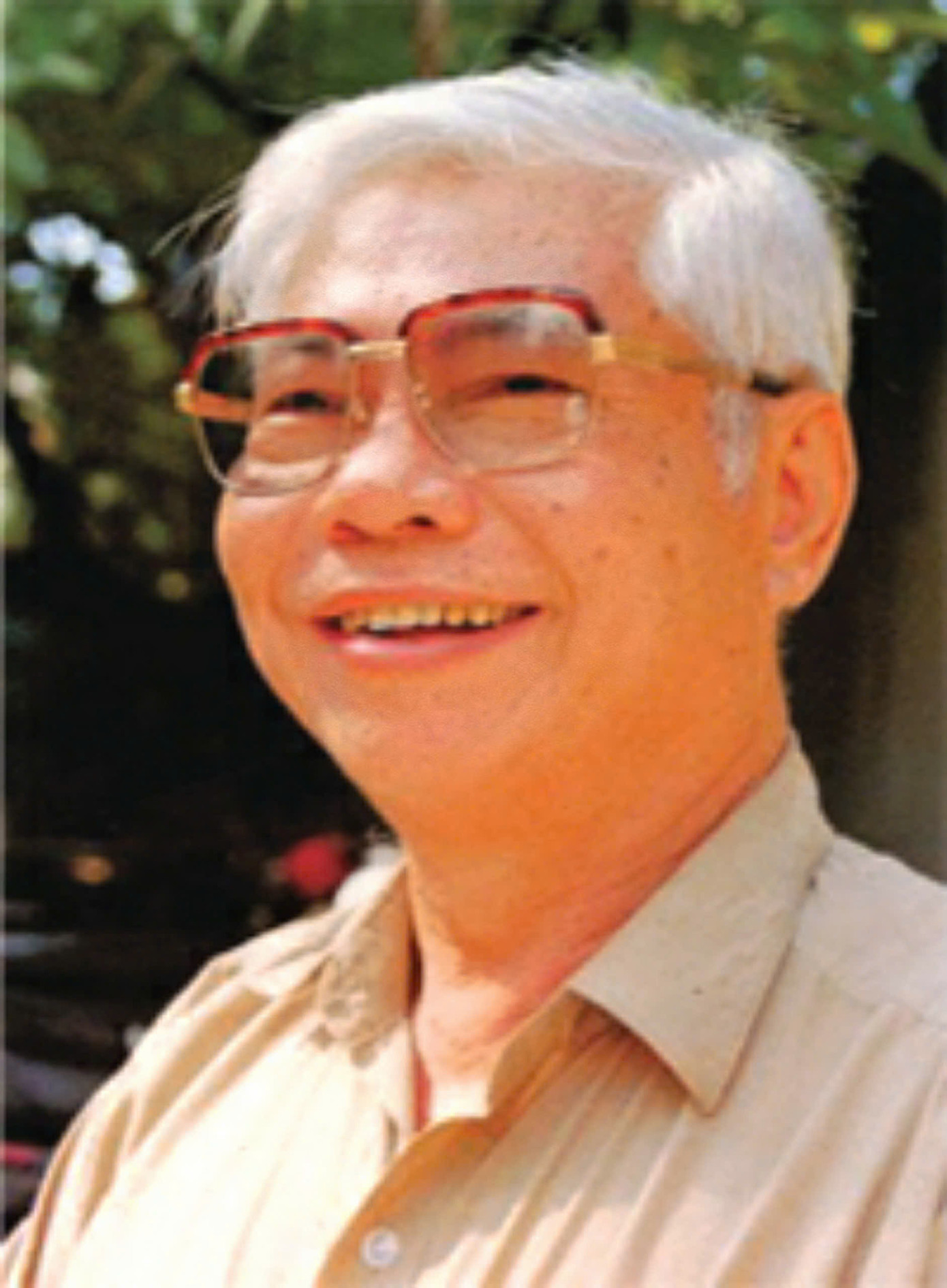 Cố nhạc sĩ Xuân Hồng, “cha đẻ” của nhạc phẩm “Tiếng chày trên sóc Bom Bo” chỉ cười khi kể cho nhạc sĩ Văn Cao chuyện “đứa con tinh thần” của mình bị chế Cố nhạc sĩ Xuân Hồng, “cha đẻ” của nhạc phẩm “Tiếng chày trên sóc Bom Bo” chỉ cười khi kể cho nhạc sĩ Văn Cao chuyện “đứa con tinh thần” của mình bị chế