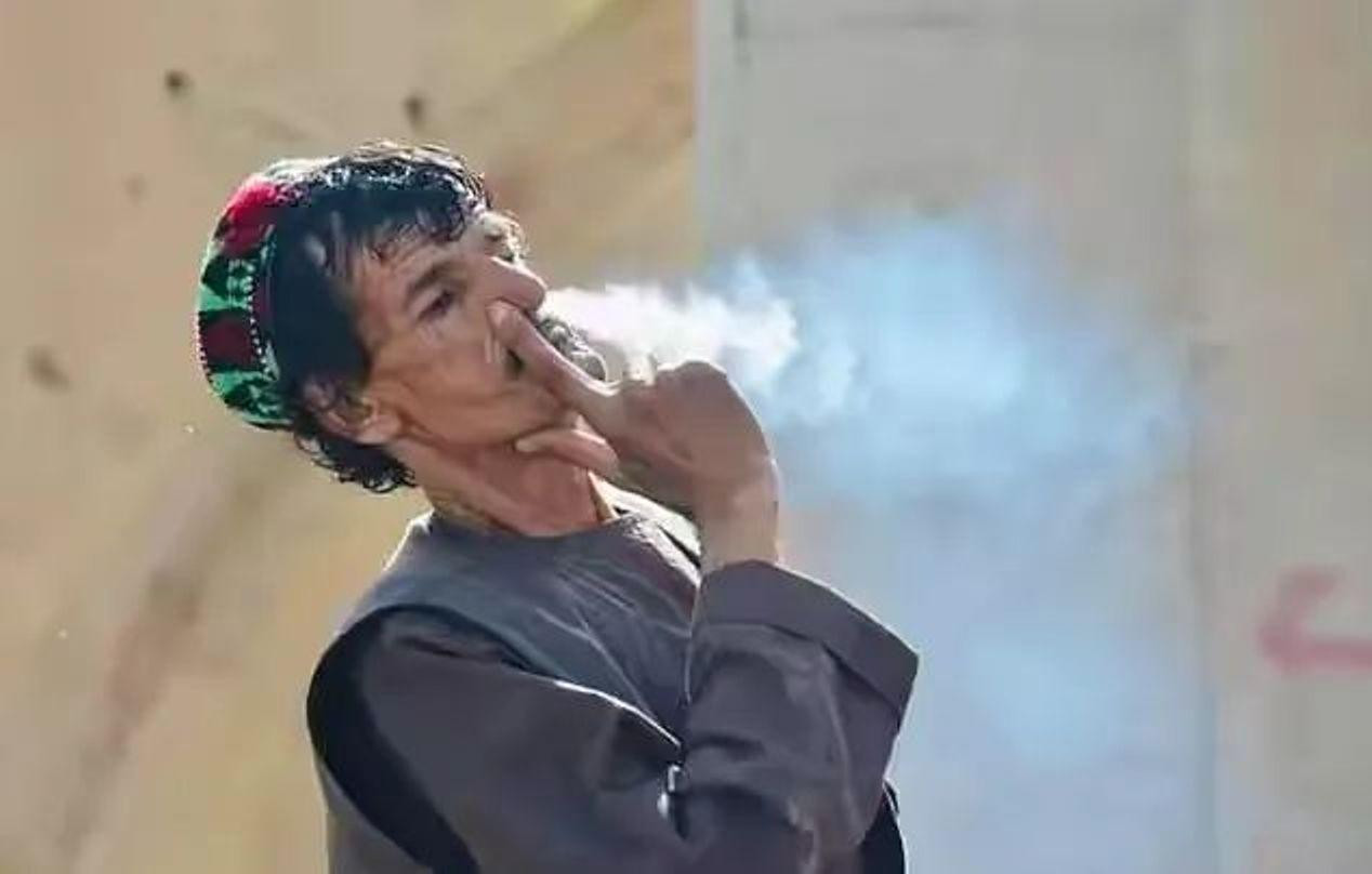 Nghệ sỹ hài Khasha Zwan mới bị Taliban giết hại