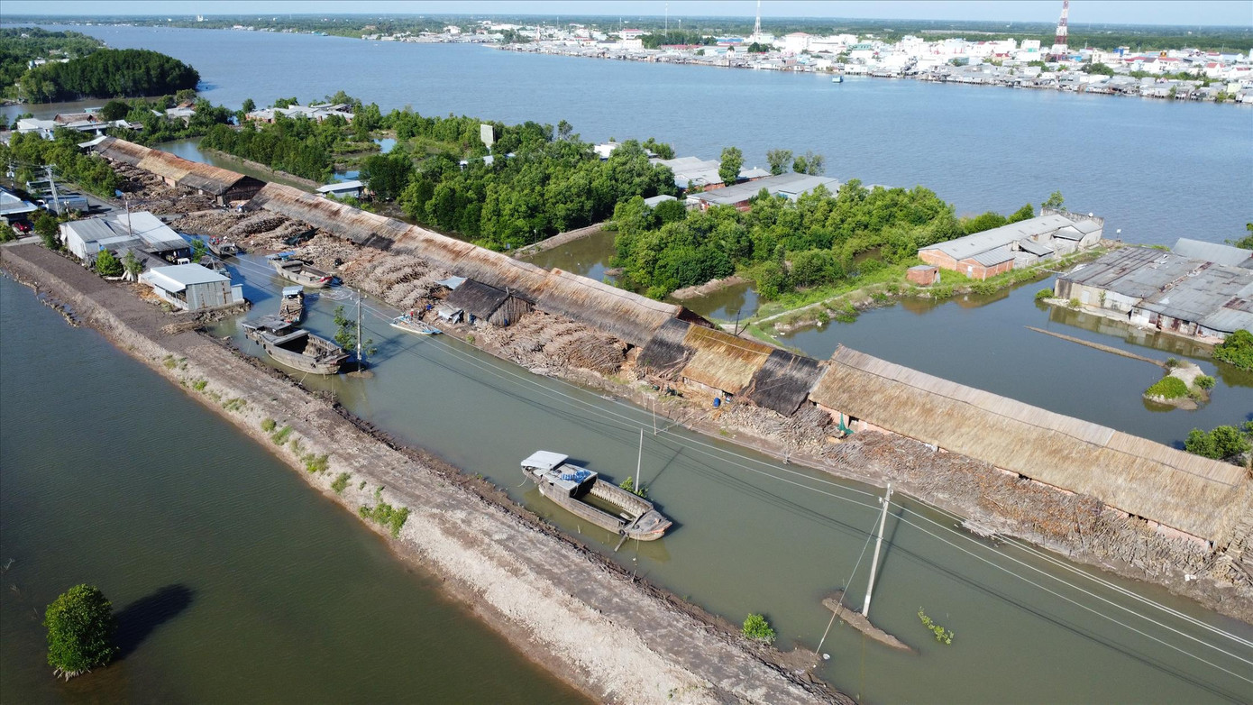 Đoạn sông Cửa Lớn – nơi xảy ra vụ nổ khiến 3 thợ lặn tử vong Đoạn sông Cửa Lớn – nơi xảy ra vụ nổ khiến 3 thợ lặn tử vong