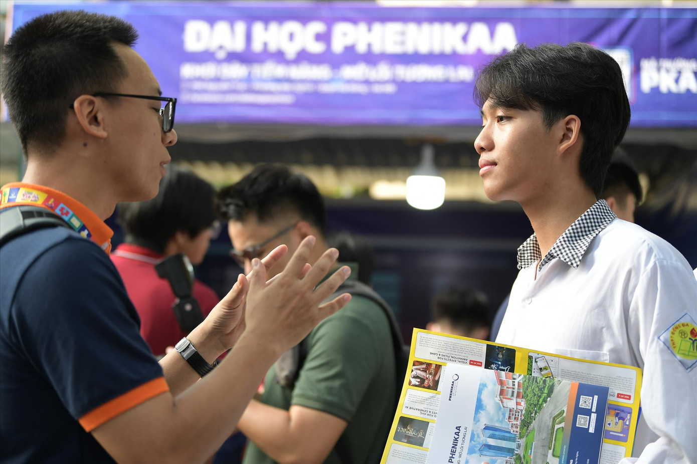 Thí sinh tìm hiểu thông tin tuyển sinh năm 2025 Ảnh: DƯƠNG TRIỀU Thí sinh tìm hiểu thông tin tuyển sinh năm 2025 Ảnh: DƯƠNG TRIỀU