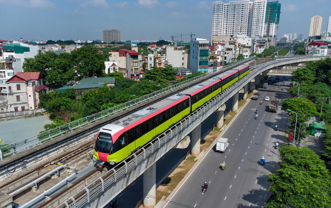 Một đoàn tàu thuộc tuyến metro Nhổn - Ga Hà Nội. Ảnh: Như Ý