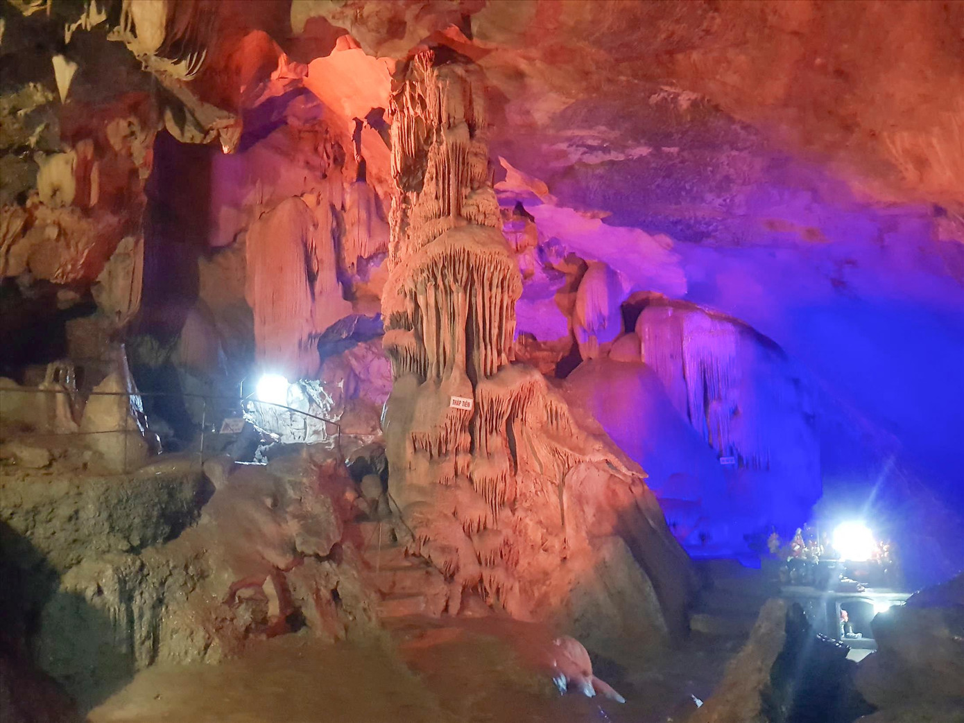 Bên ngoài và bên trong Động Tiên Sơn thuộc dự án Khu du lịch Động Tiên Sơn