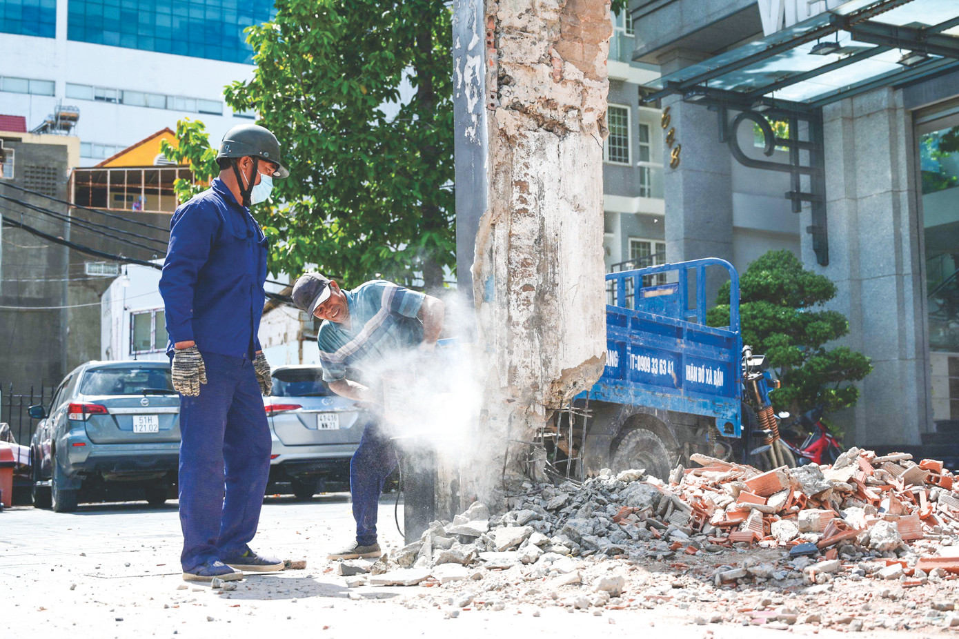 Áp dụng bài học từ metro số 1, chủ đầu tư đang chuẩn bị “mặt bằng sạch” cho dự án metro số 2 Ảnh: Duy Anh Áp dụng bài học từ metro số 1, chủ đầu tư đang chuẩn bị “mặt bằng sạch” cho dự án metro số 2 Ảnh: Duy Anh