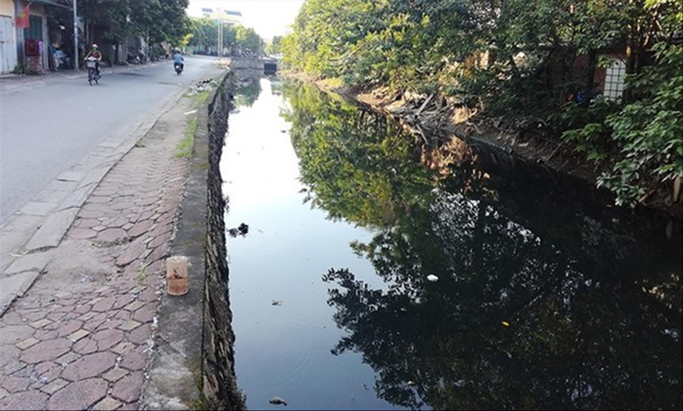 Kênh Bắc Hưng Hải bị ô nhiễm nặng nề hàng chục năm qua