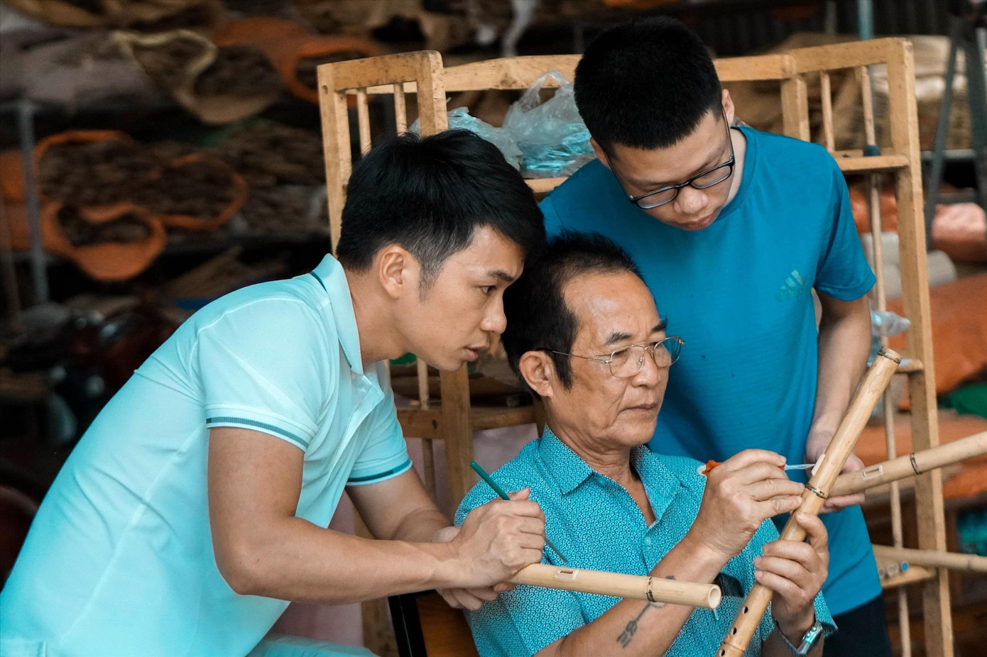 Nguyễn Văn Mão không ngừng học hỏi, ngày đêm tâm huyết tìm tòi những mẫu mã, thiết kế độc đáo, mới lạ Nguyễn Văn Mão không ngừng học hỏi, ngày đêm tâm huyết tìm tòi những mẫu mã, thiết kế độc đáo, mới lạ