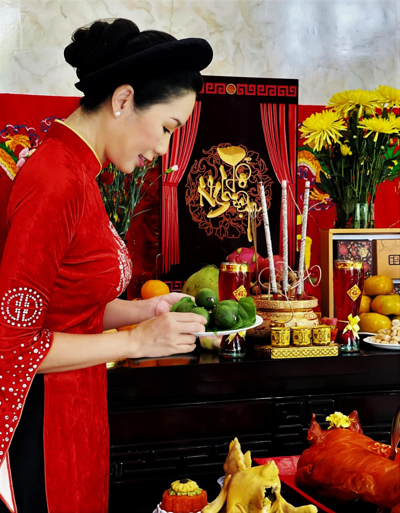 Nghệ sĩ Trịnh Kim Chi dâng hương Tổ nghề Nghệ sĩ Trịnh Kim Chi dâng hương Tổ nghề