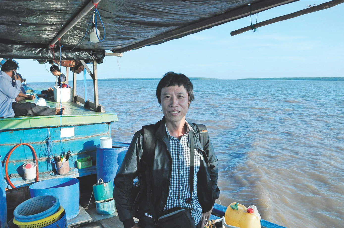 PV Tiền Phong tại chuyến khám phá cửa Cung Hầu